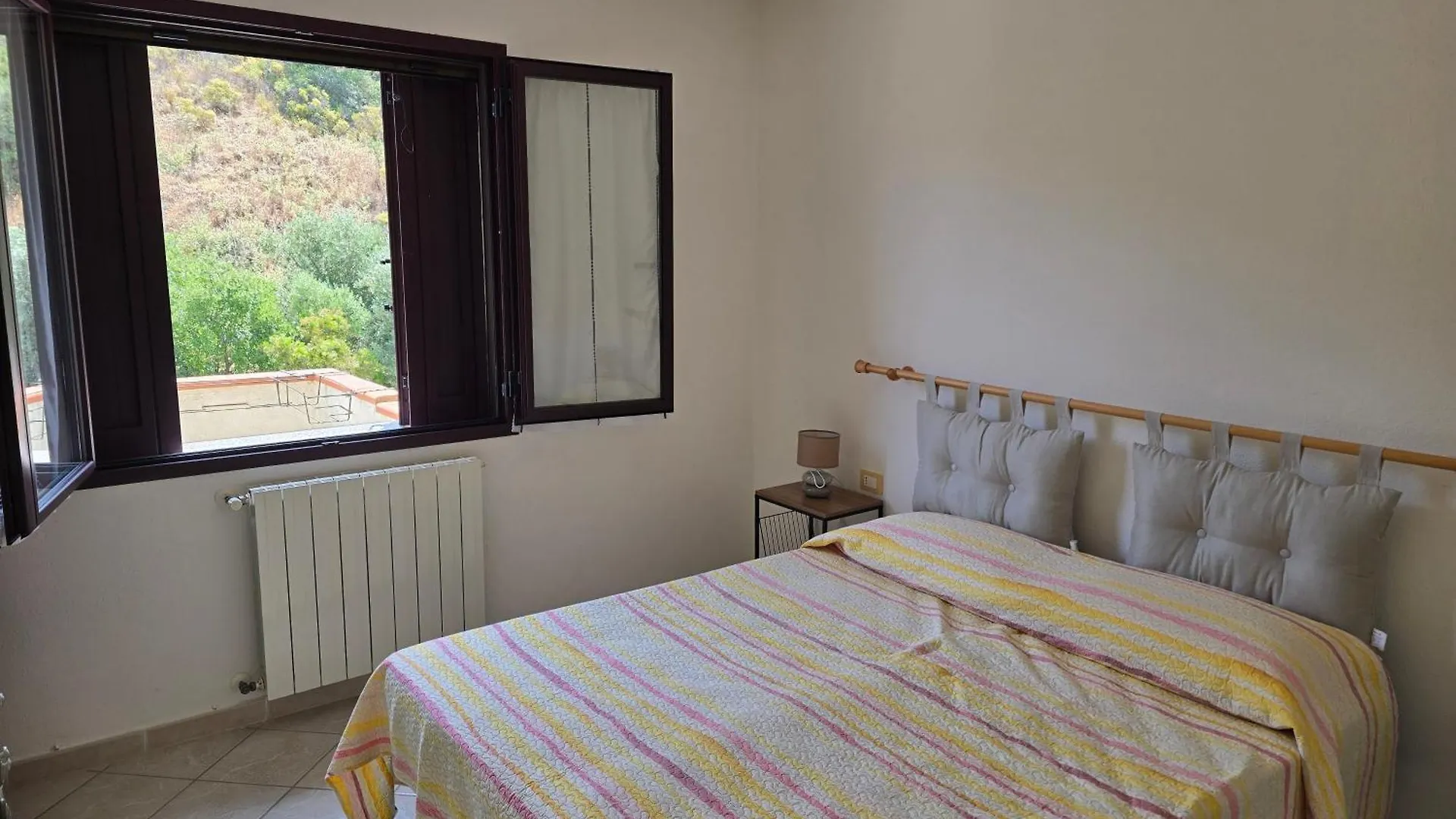 B&B La Petra Longa San Teodoro  Bed & Breakfast San Teodoro (Sardinia)